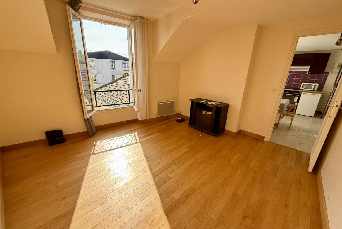 Appartement 2 pièces à Palaiseau proche gare et écoles avec jardin 