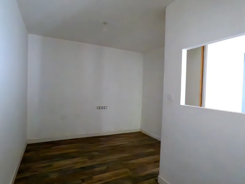 Maison de 72 m² avec 2 chambres et grand terrain à Le Givre 