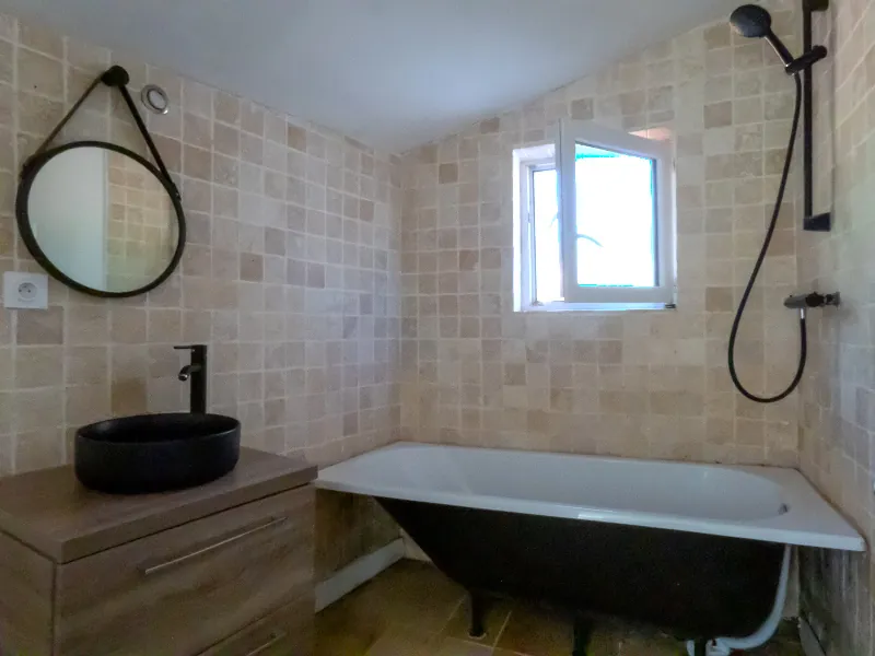 Maison de 72 m² avec 2 chambres et grand terrain à Le Givre 