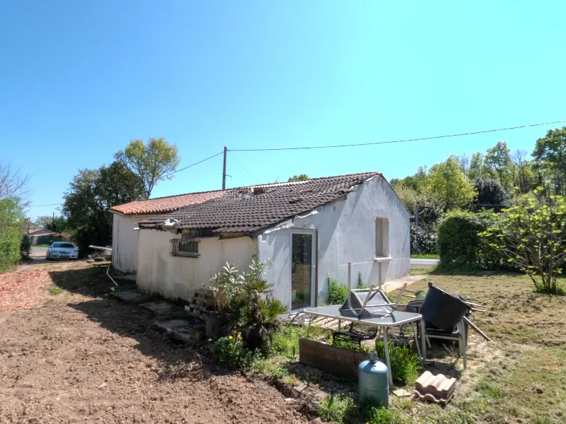 Maison de 72 m² avec 2 chambres et grand terrain à Le Givre 