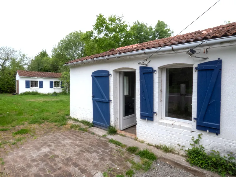 Maison de 72 m² avec 2 chambres et grand terrain à Le Givre 