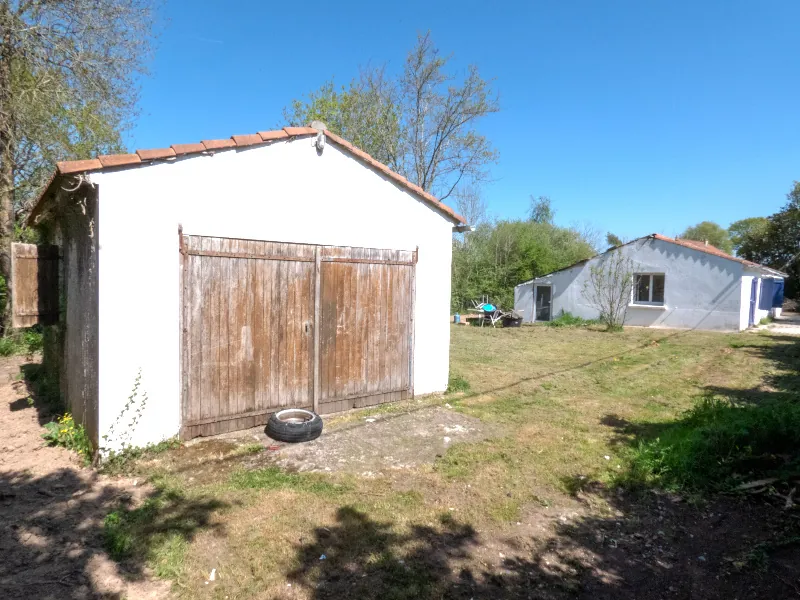 Maison de 72 m² avec 2 chambres et grand terrain à Le Givre 