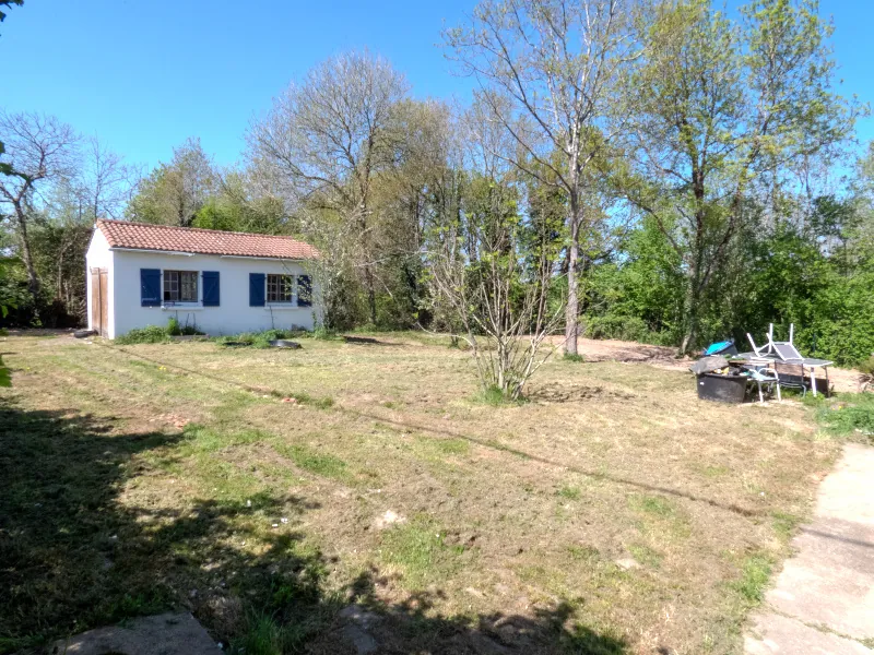 Maison de 72 m² avec 2 chambres et grand terrain à Le Givre 