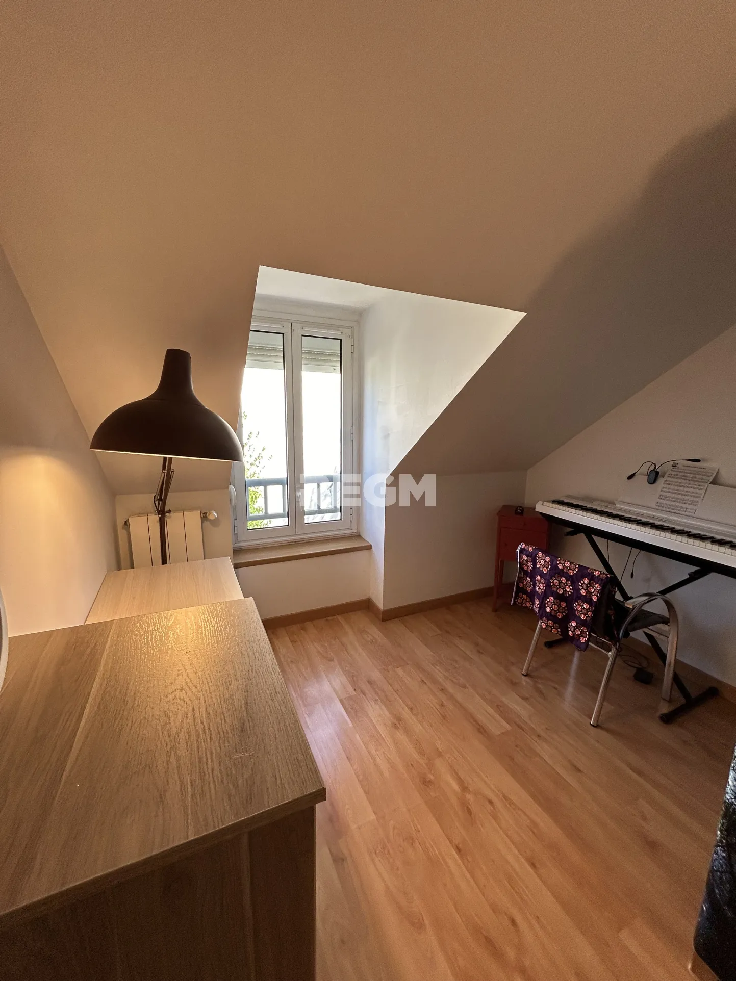 Maison de ville charmante à Gelos - 95 m² avec jardin et dépendance 