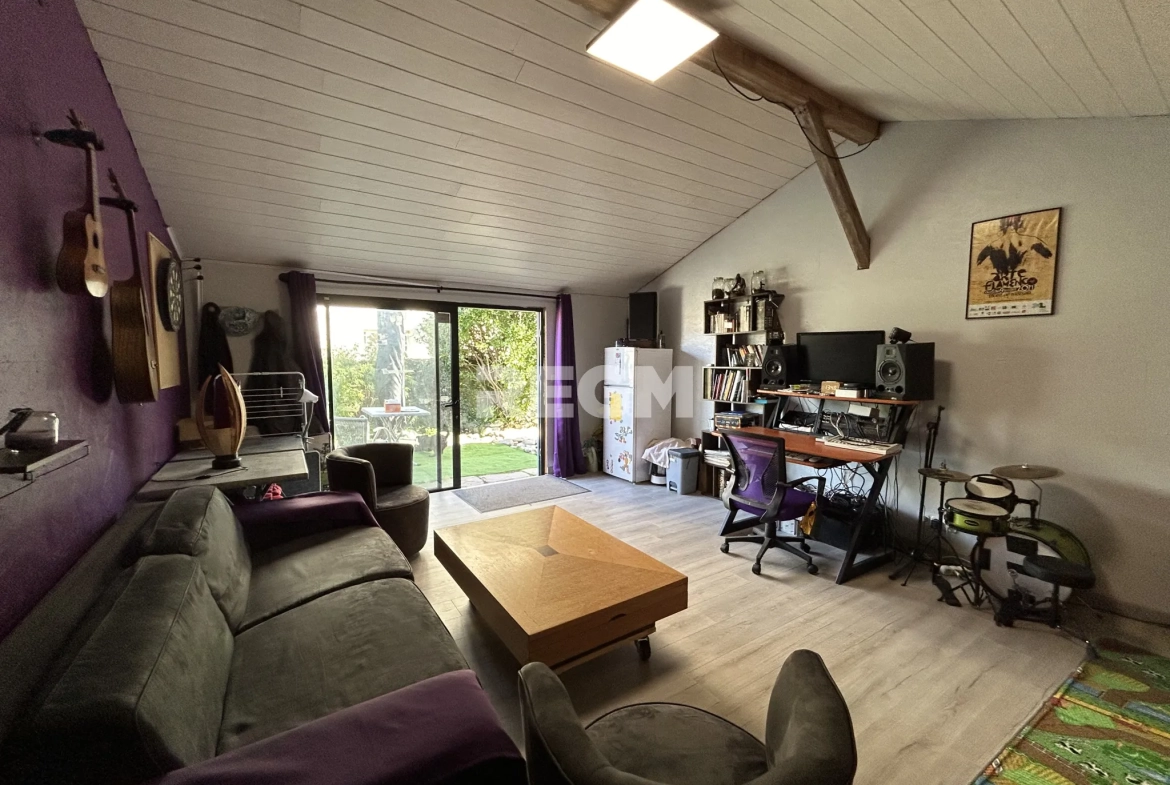 Maison de ville charmante à Gelos - 95 m² avec jardin et dépendance 