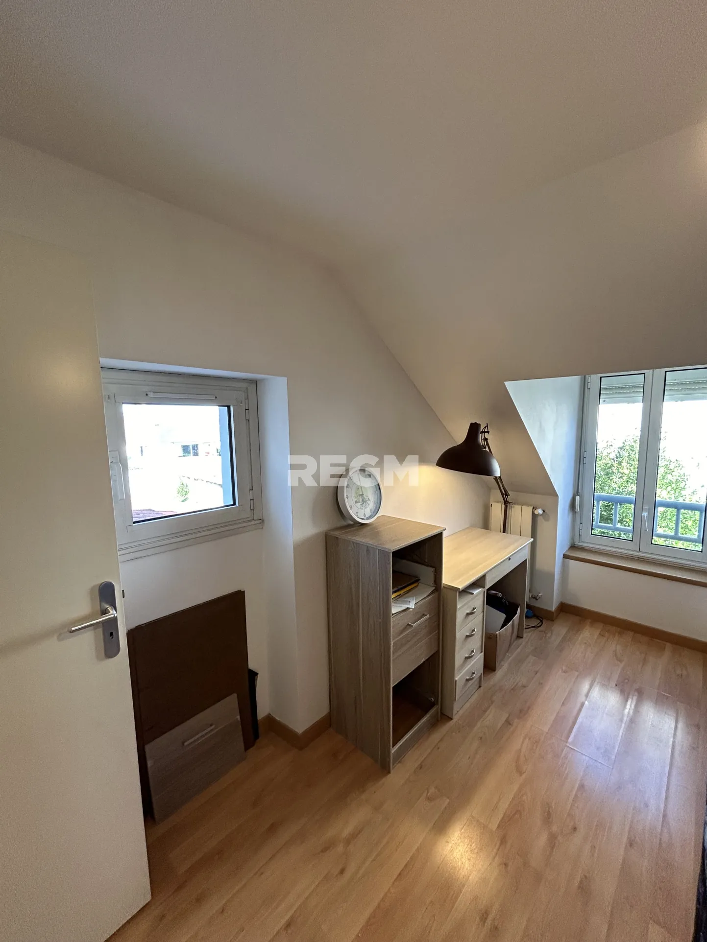 Maison de ville charmante à Gelos - 95 m² avec jardin et dépendance 