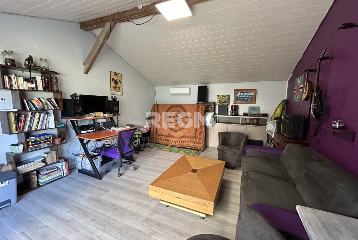 Maison de ville charmante à Gelos - 95 m² avec jardin et dépendance 