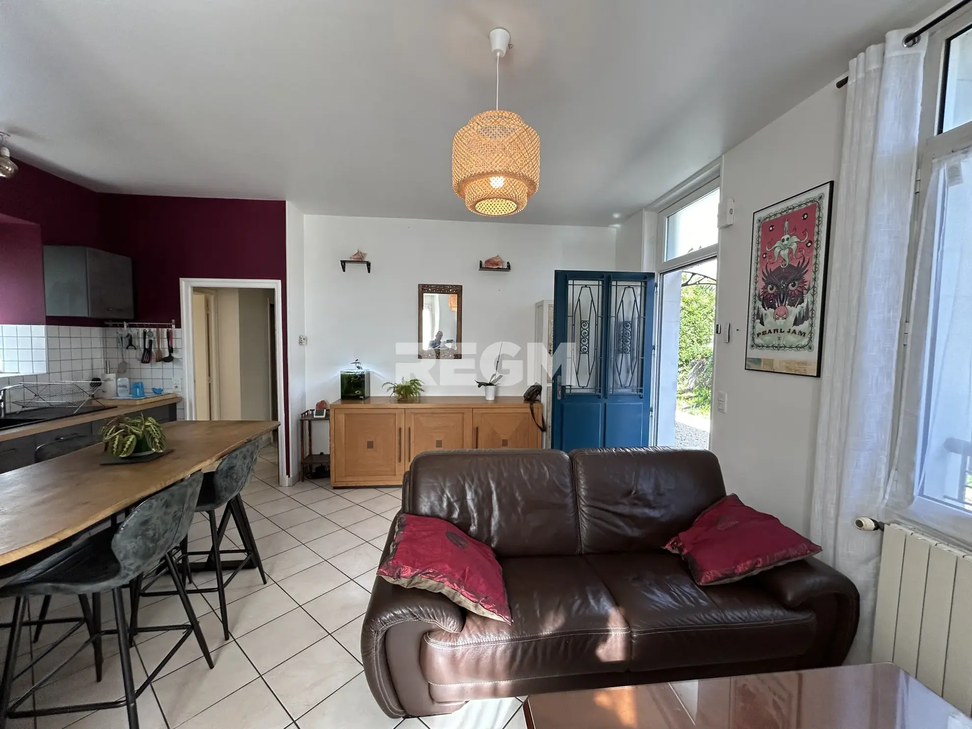 Maison de ville charmante à Gelos - 95 m² avec jardin et dépendance 