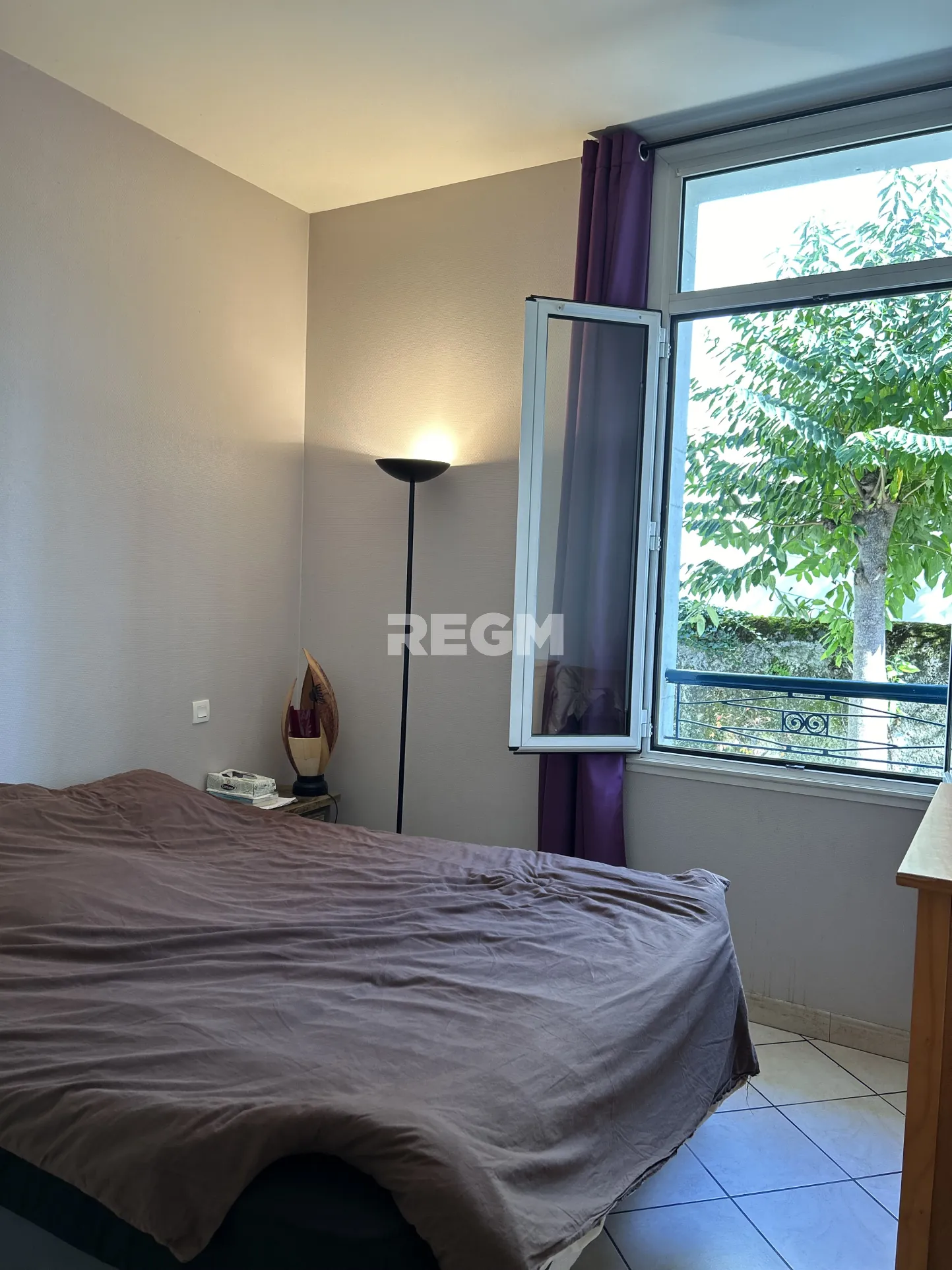 Maison de ville charmante à Gelos - 95 m² avec jardin et dépendance 