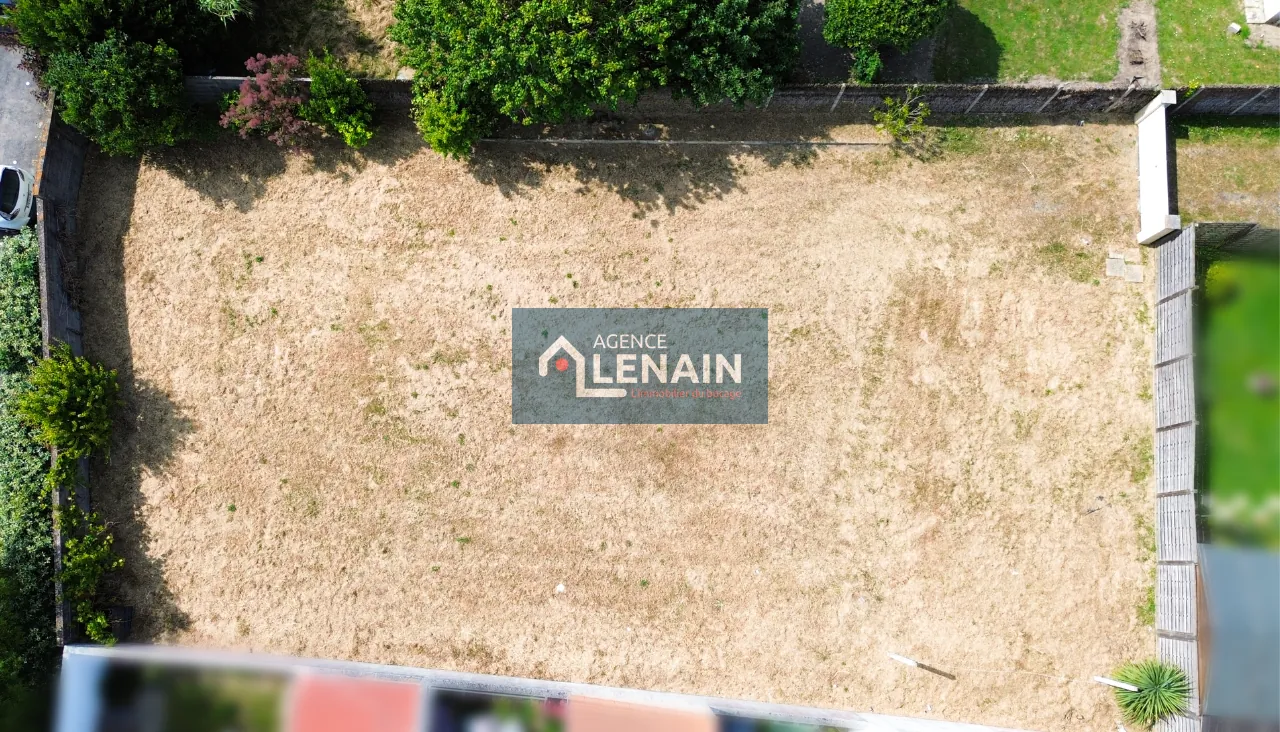 Terrain constructible à Saint Gilles Croix de Vie de 598 m² - Libre de constructeur 