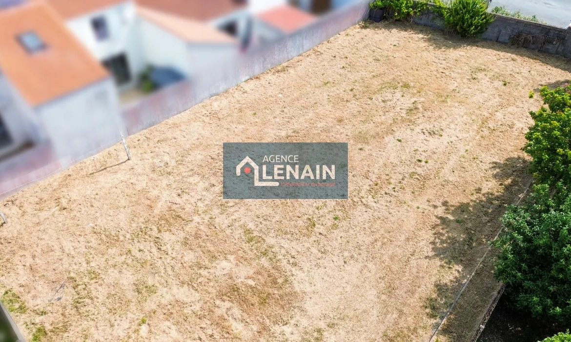 Terrain constructible à Saint Gilles Croix de Vie de 598 m² - Libre de constructeur 