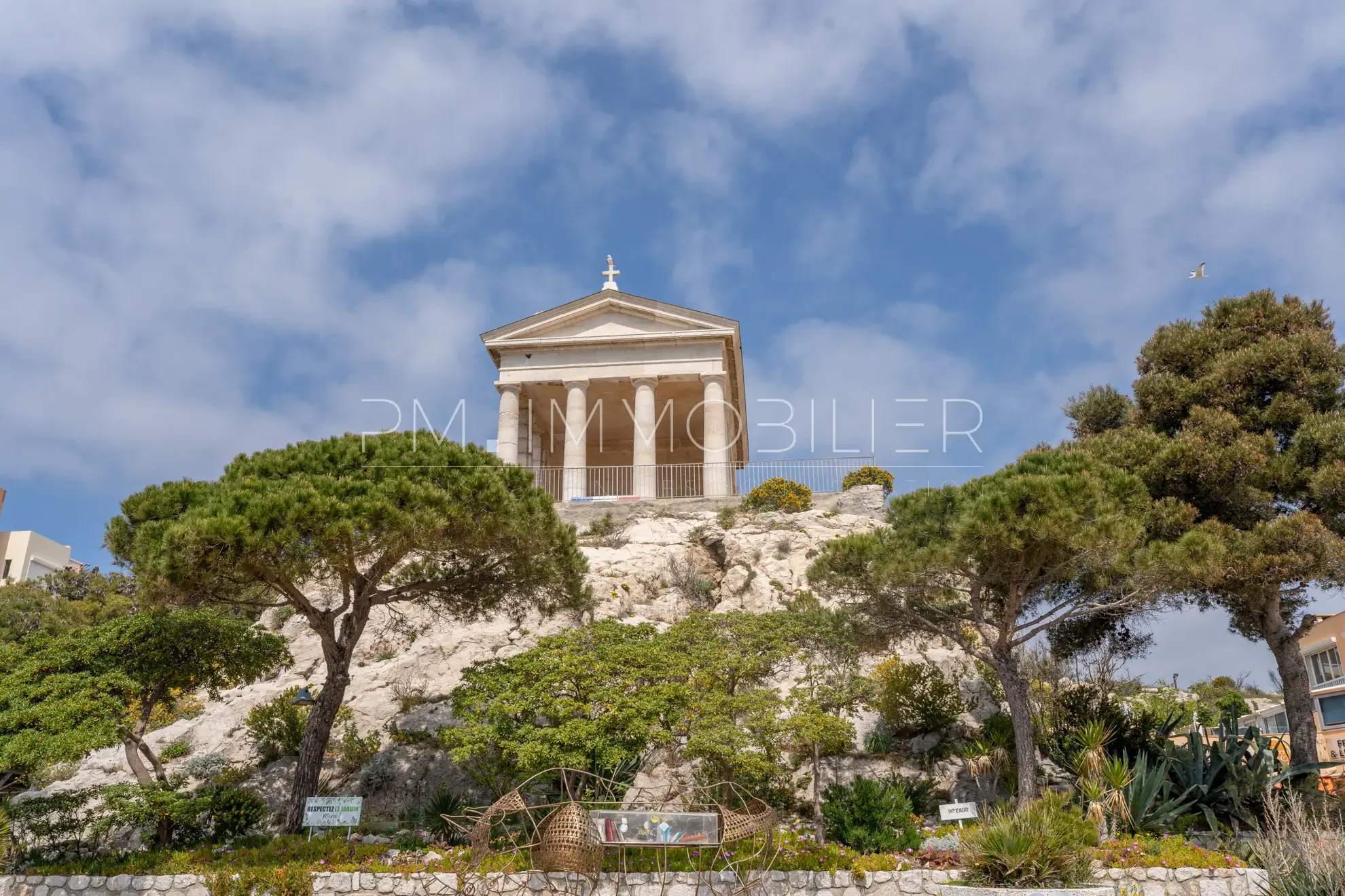Appartement de 22 m² avec terrasse et vue mer sur l'île du Frioul à Marseille 