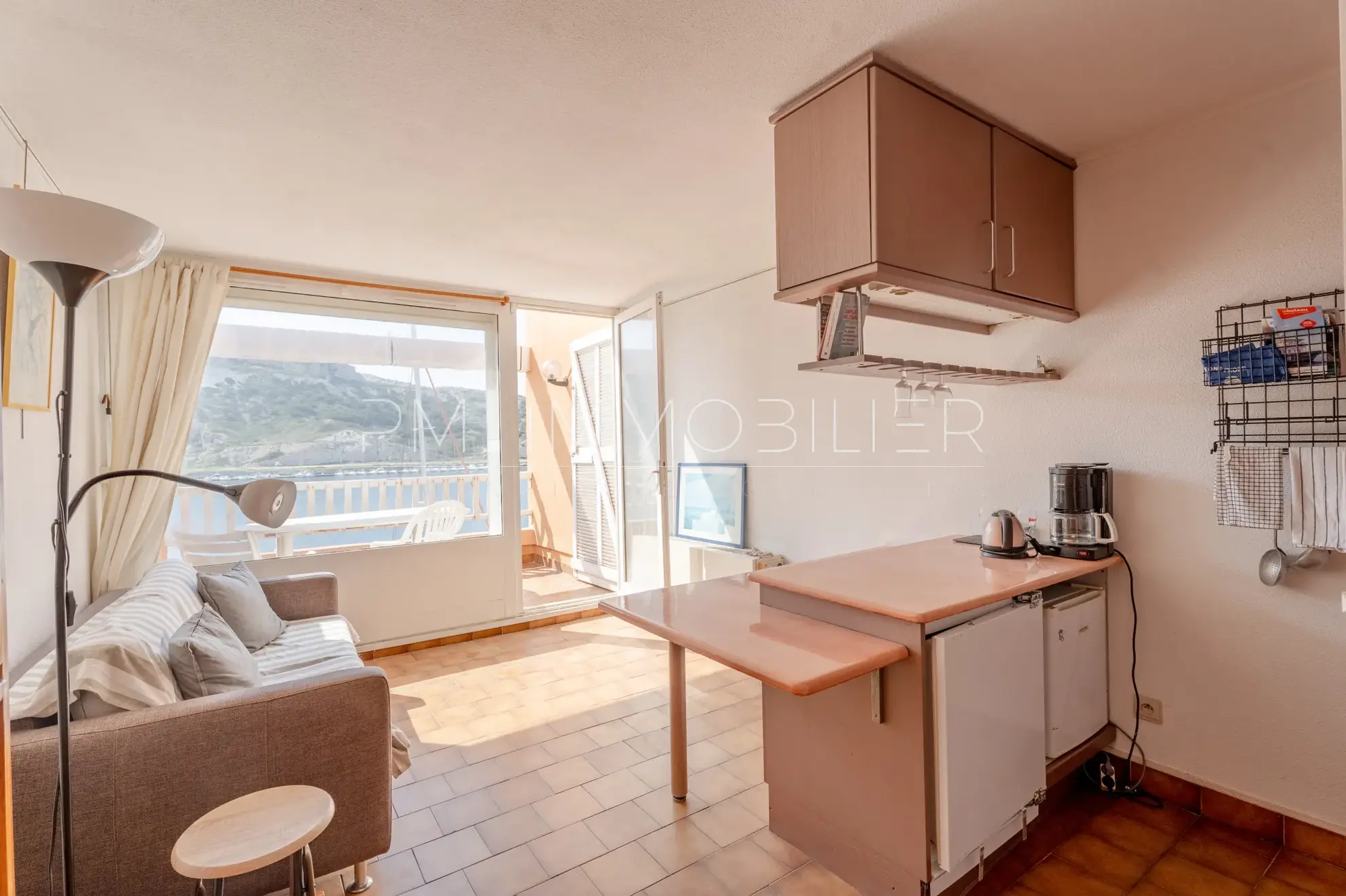 Appartement de 22 m² avec terrasse et vue mer sur l'île du Frioul à Marseille 