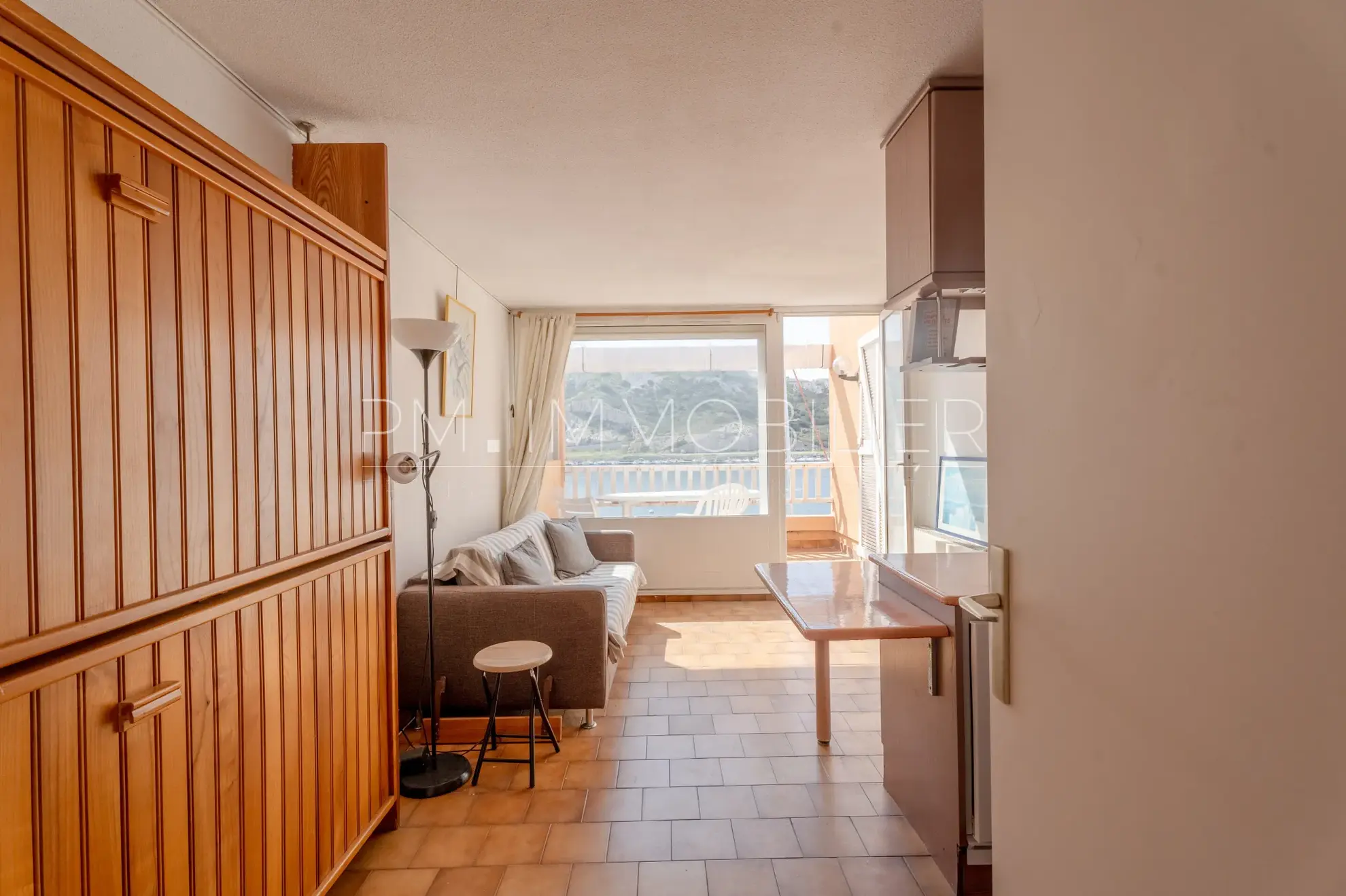 Appartement de 22 m² avec terrasse et vue mer sur l'île du Frioul à Marseille 