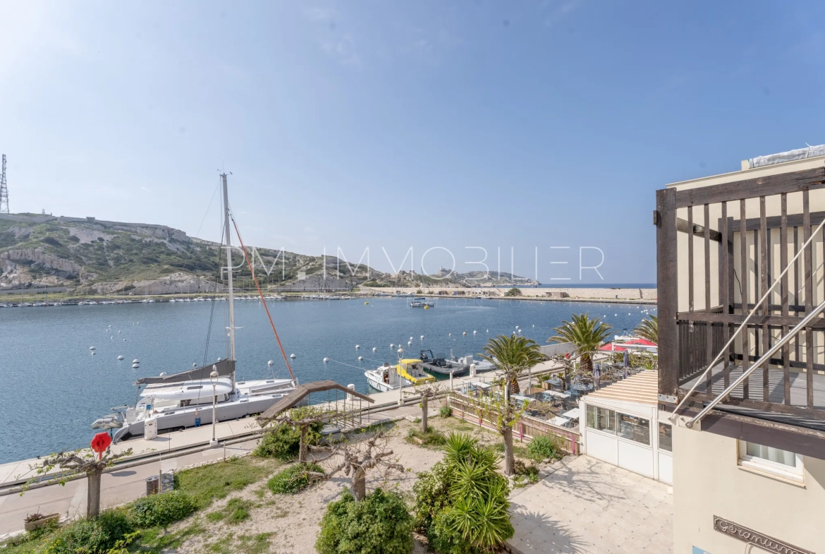 Appartement de 22 m² avec terrasse et vue mer sur l'île du Frioul à Marseille 