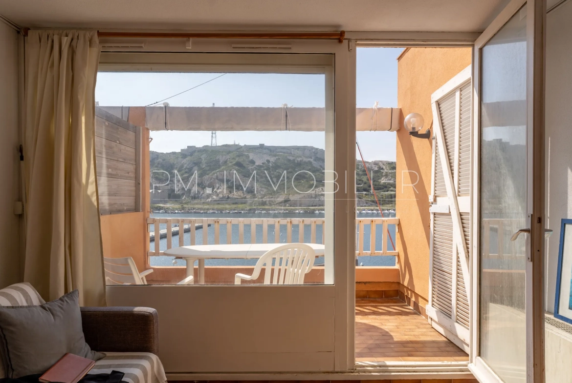 Appartement de 22 m² avec terrasse et vue mer sur l'île du Frioul à Marseille 