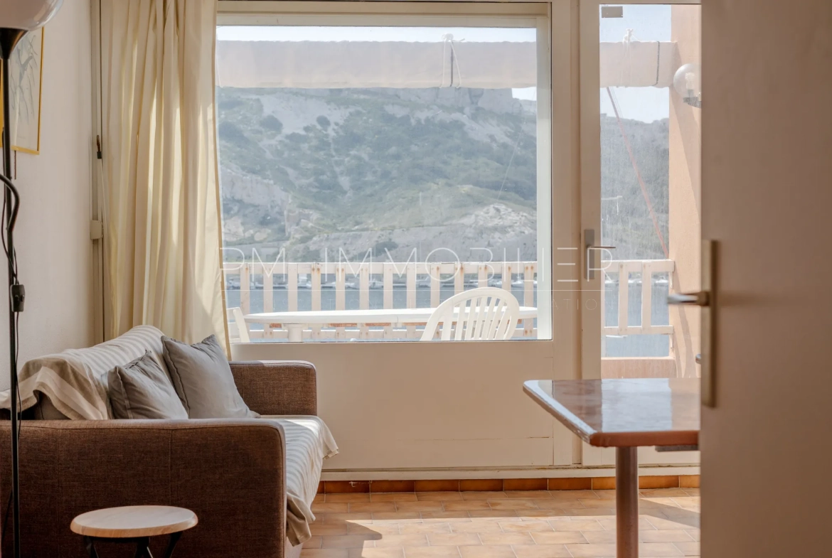 Appartement de 22 m² avec terrasse et vue mer sur l'île du Frioul à Marseille 