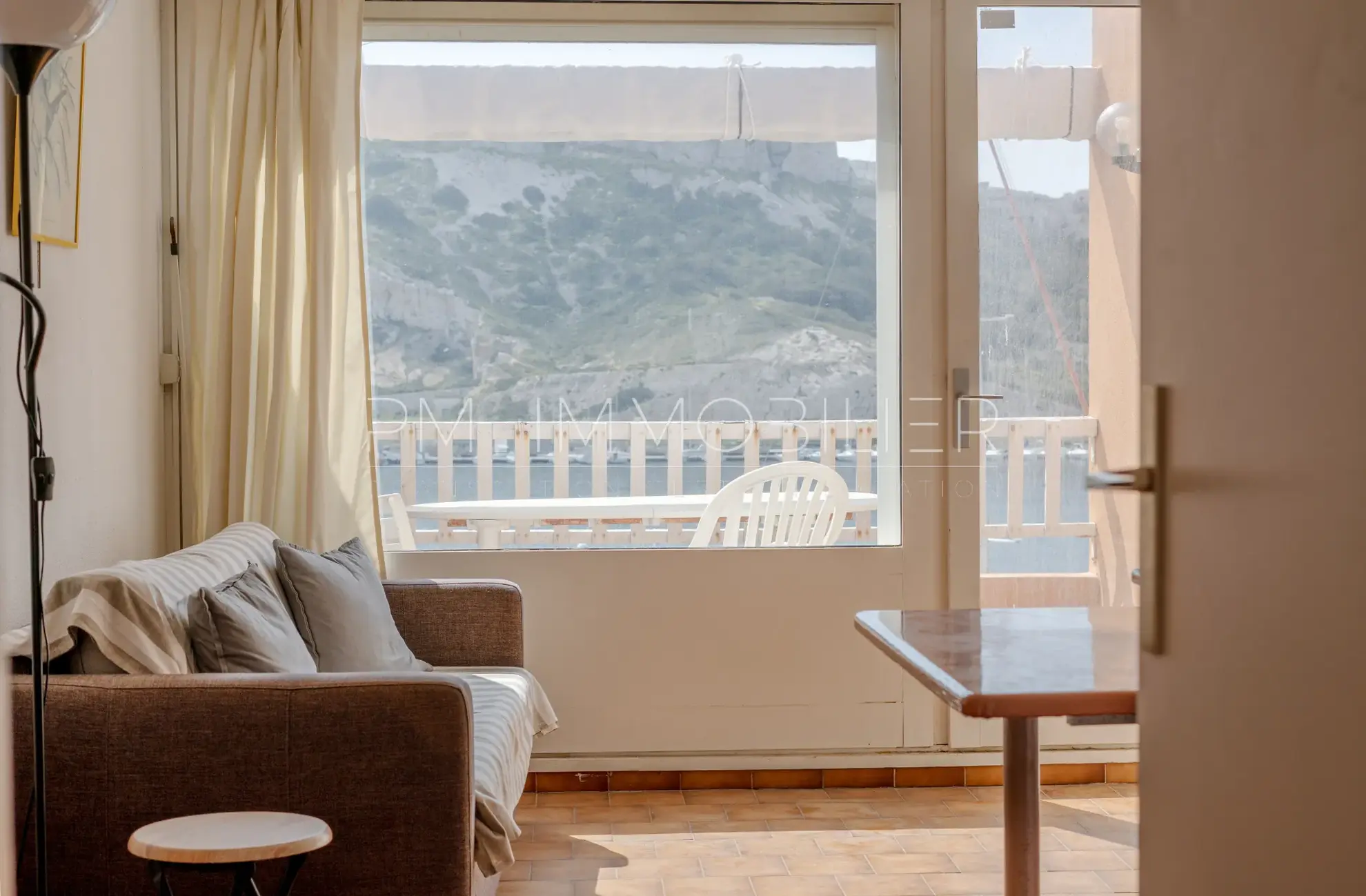 Appartement de 22 m² avec terrasse et vue mer sur l'île du Frioul à Marseille 
