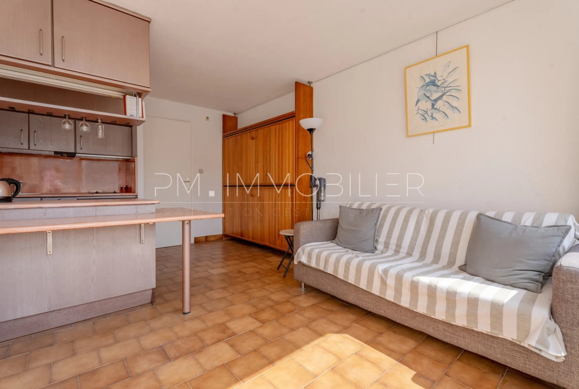 Appartement de 22 m² avec terrasse et vue mer sur l'île du Frioul à Marseille 