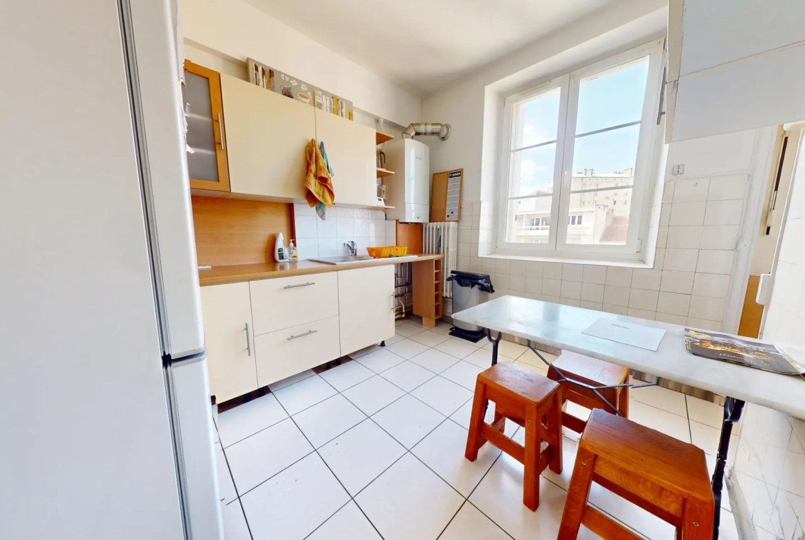 Appartement T3 lumineux avec balcon à Besançon - Quartier des Chaprais 
