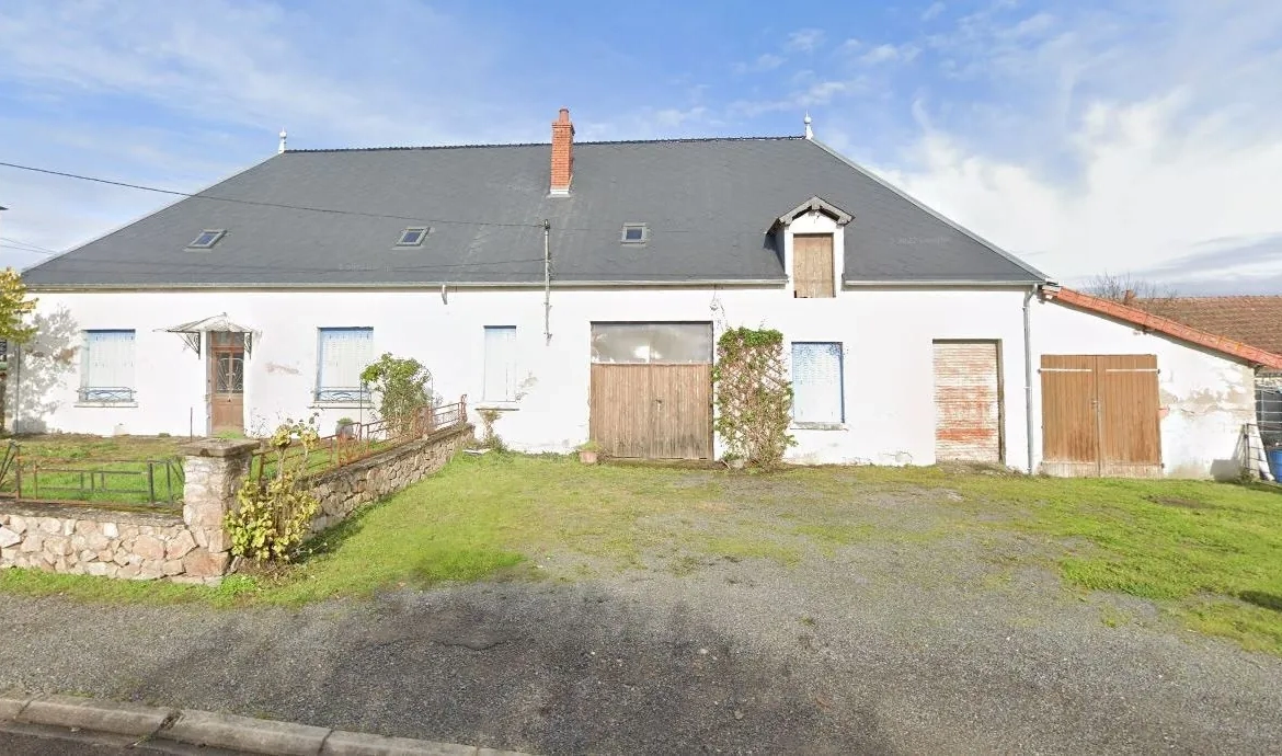 Maison de 102,5 m² avec dépendances sur terrain de 1930 m² à Luzy 