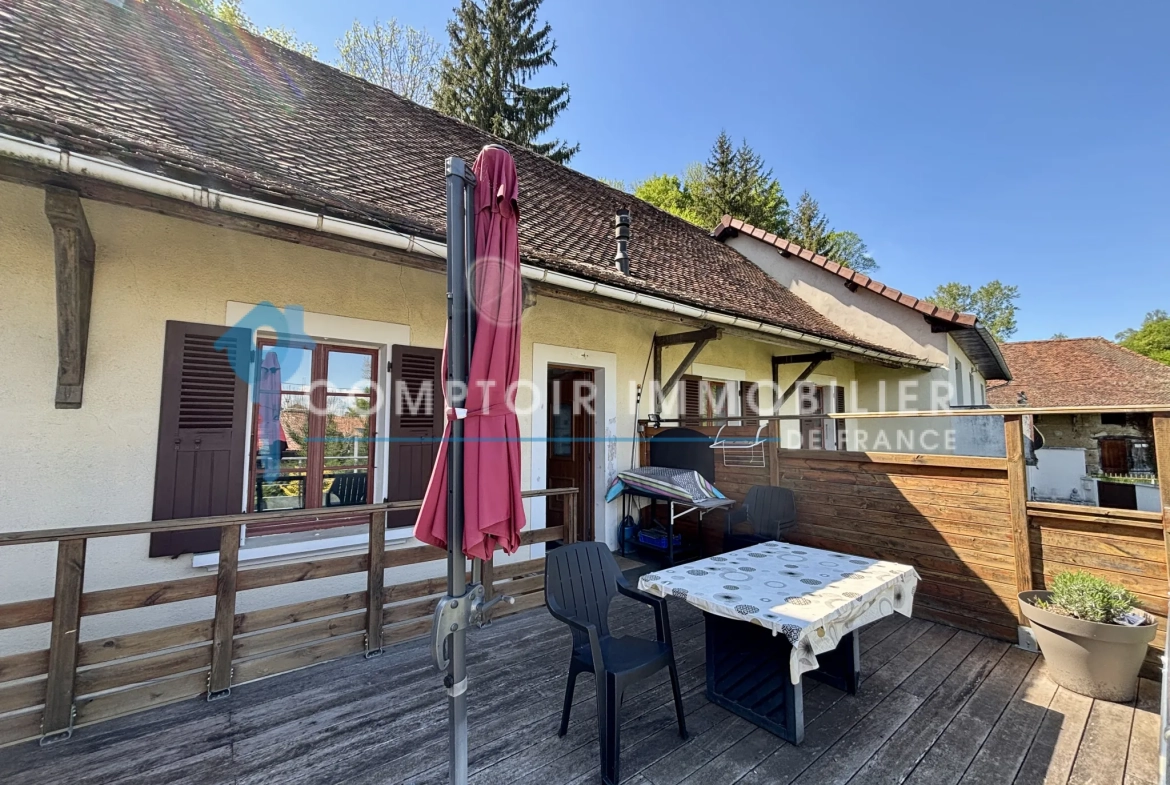 Maison mitoyenne à Paladru de 77 m² avec terrain et potentiel 
