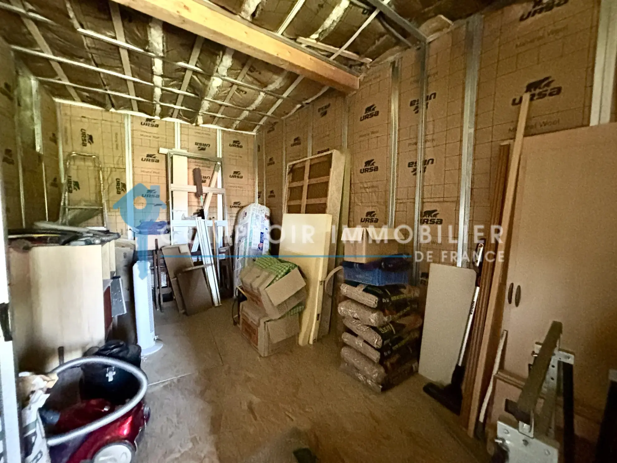 Maison mitoyenne à Paladru de 77 m² avec terrain et potentiel 