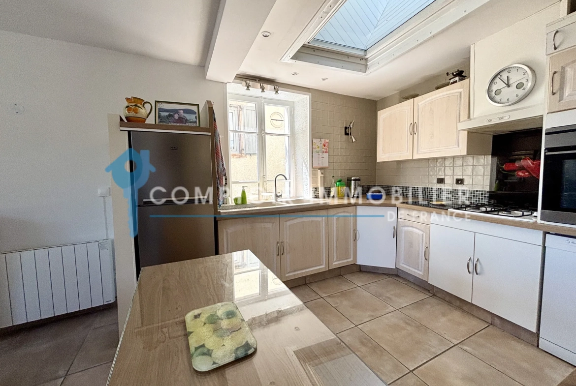 Maison mitoyenne à Paladru de 77 m² avec terrain et potentiel 
