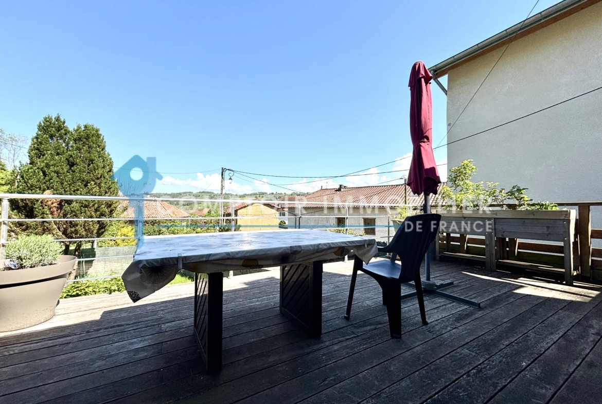 Maison mitoyenne à Paladru de 77 m² avec terrain et potentiel 