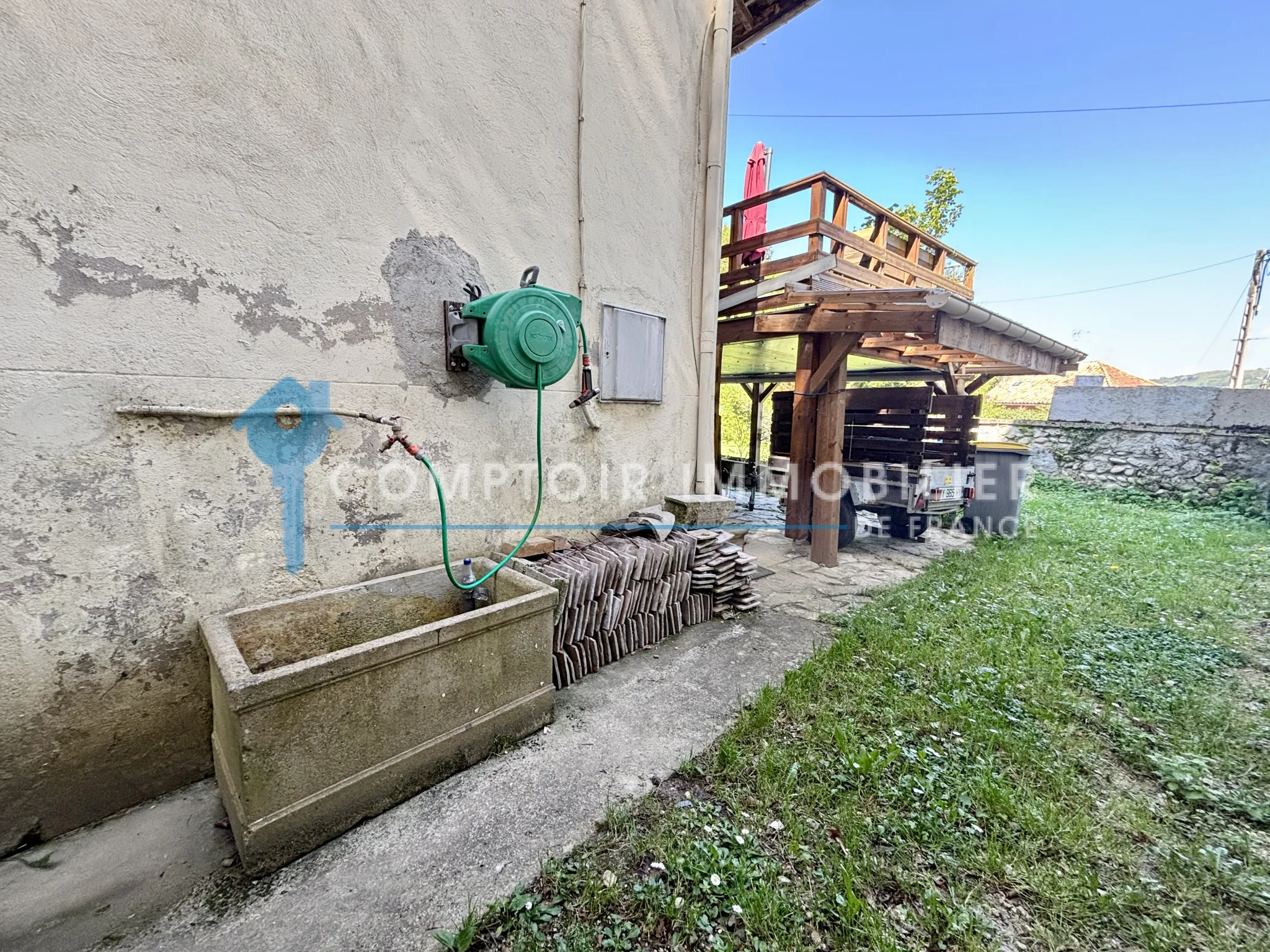 Maison mitoyenne à Paladru de 77 m² avec terrain et potentiel 