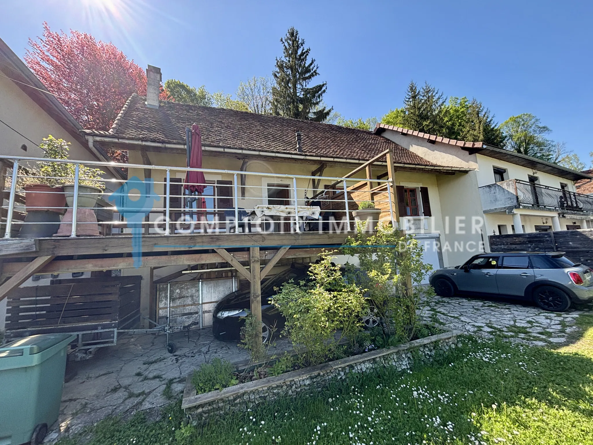 Maison mitoyenne à Paladru de 77 m² avec terrain et potentiel 