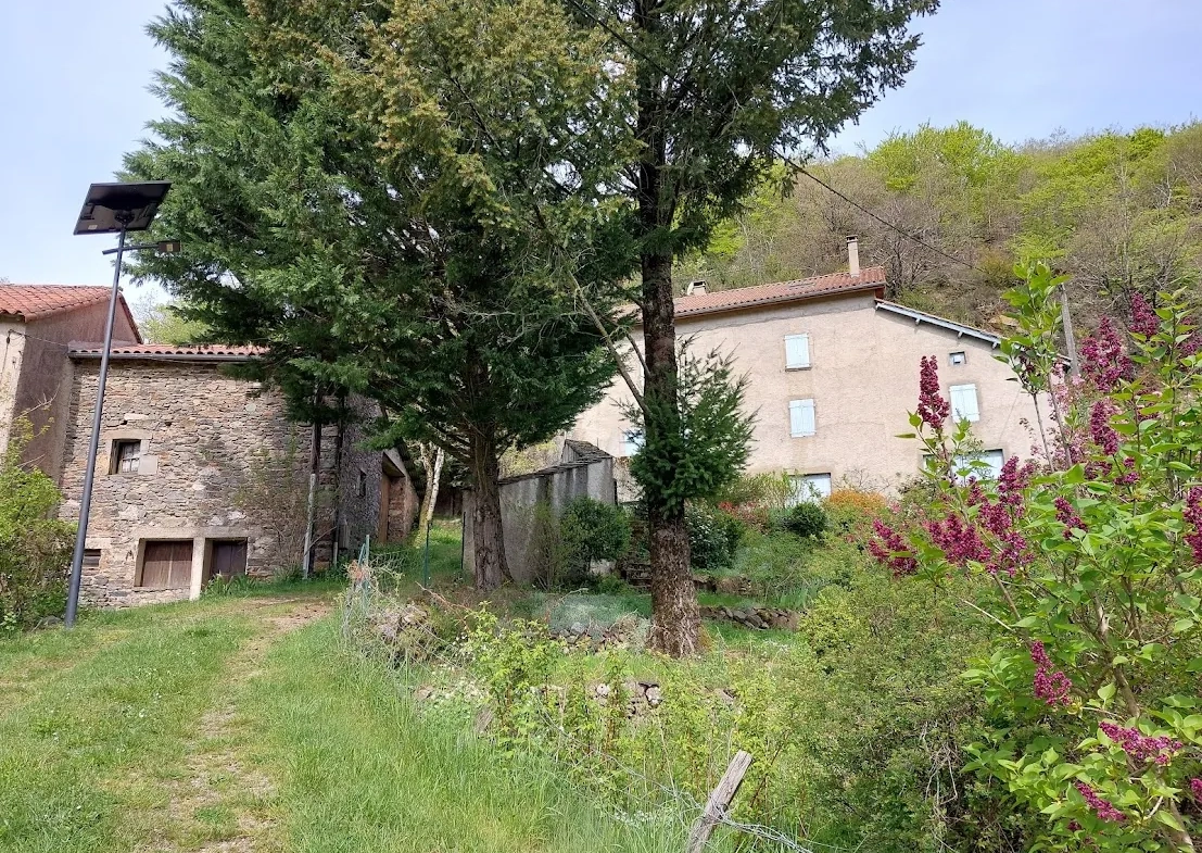 Magnifique corps de ferme rénové avec maison indépendante à Melagues 