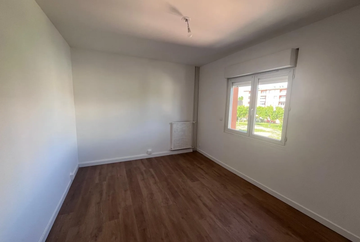 Appartement 4 pièces rénové à Marignane avec parking et balcon 
