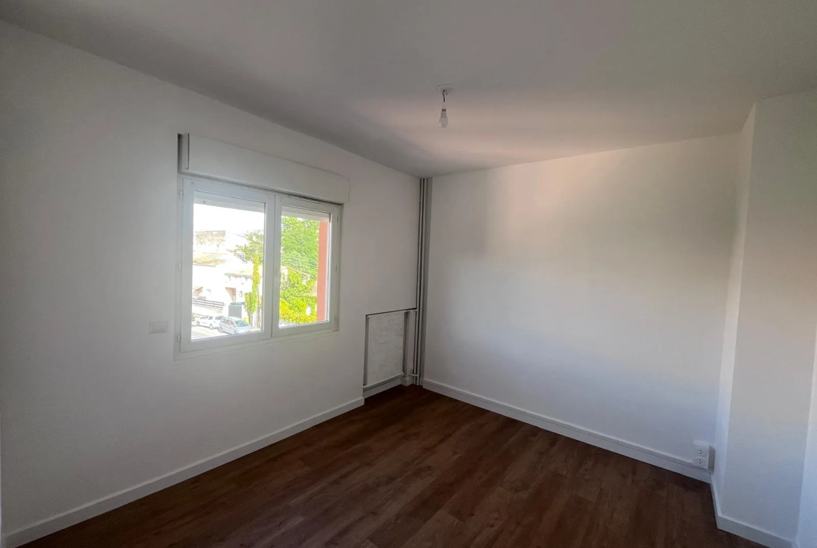Appartement 4 pièces rénové à Marignane avec parking et balcon 