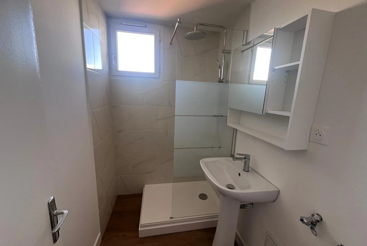 Appartement 4 pièces rénové à Marignane avec parking et balcon 