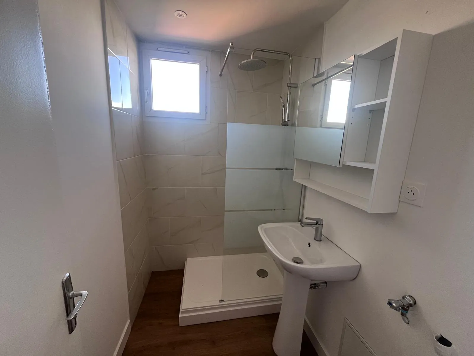 Appartement 4 pièces rénové à Marignane avec parking et balcon 