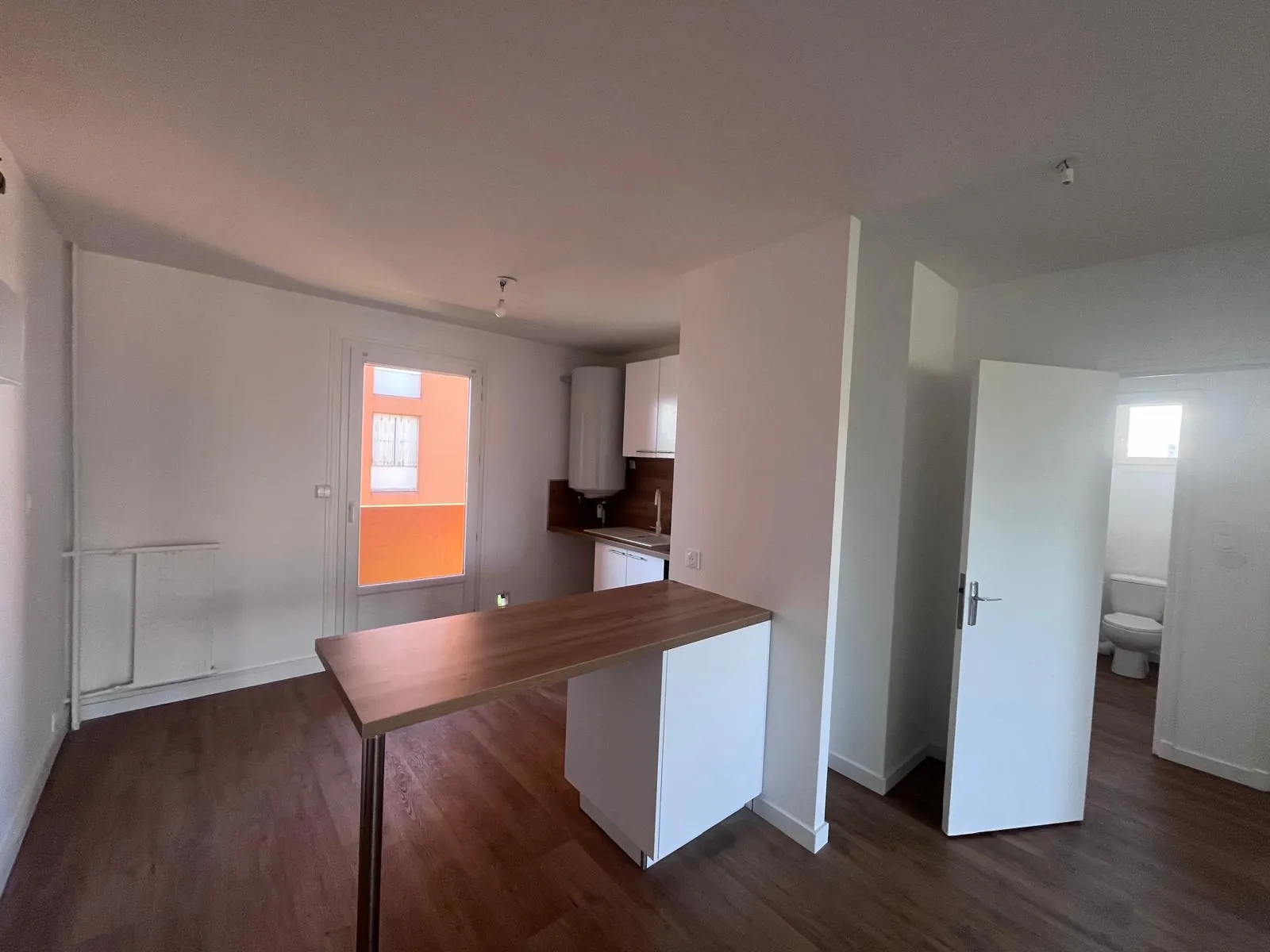 Appartement 4 pièces rénové à Marignane avec parking et balcon 