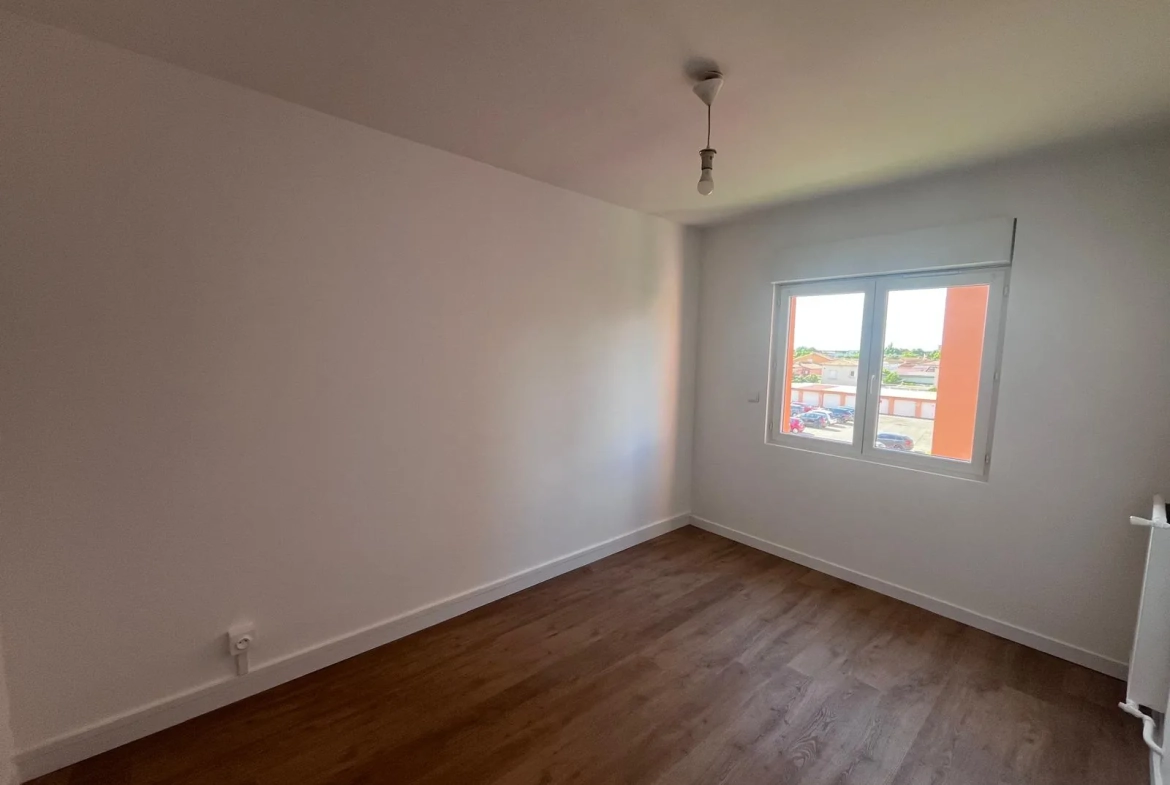 Appartement 4 pièces rénové à Marignane avec parking et balcon 