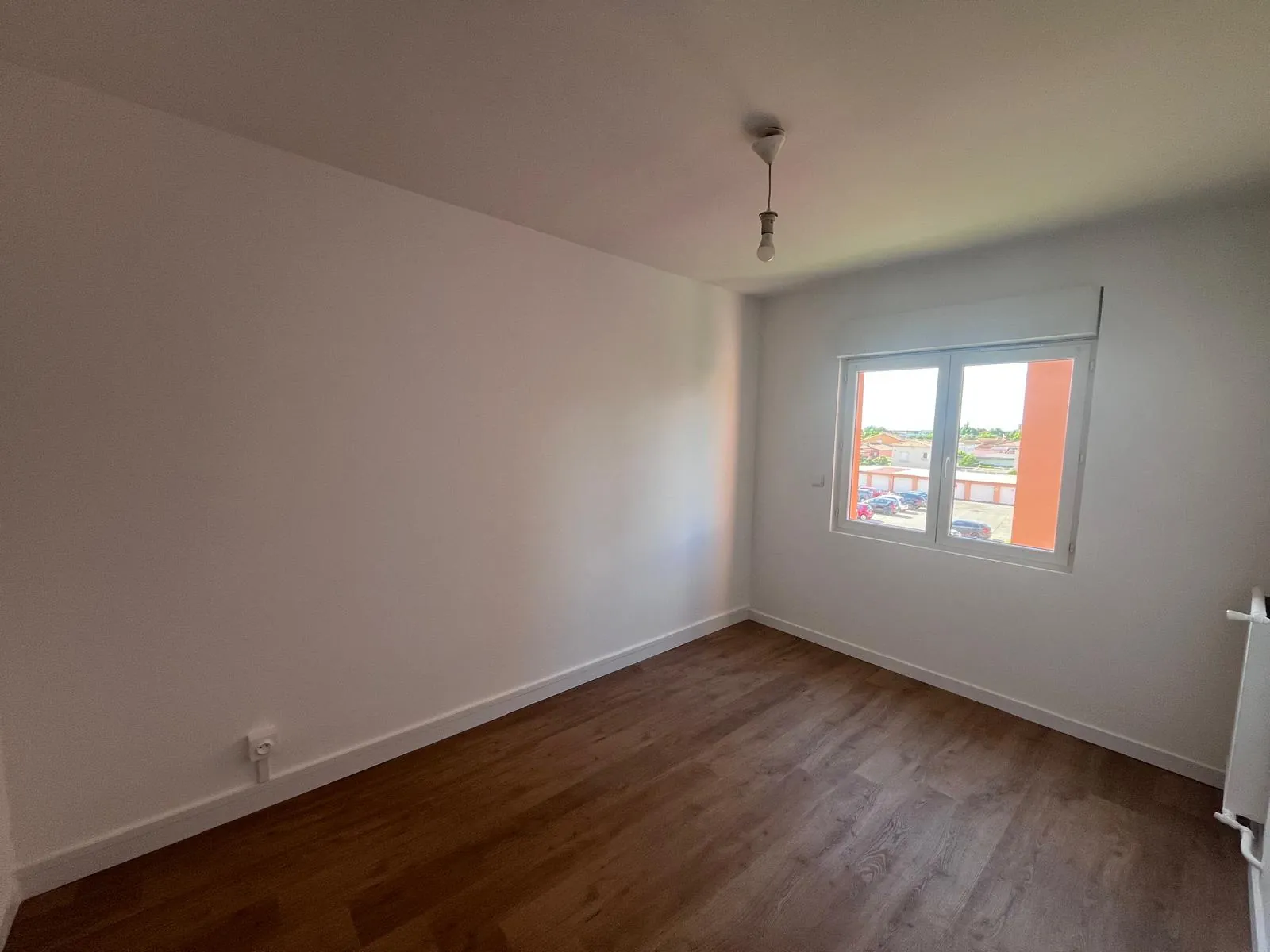 Appartement 4 pièces rénové à Marignane avec parking et balcon 