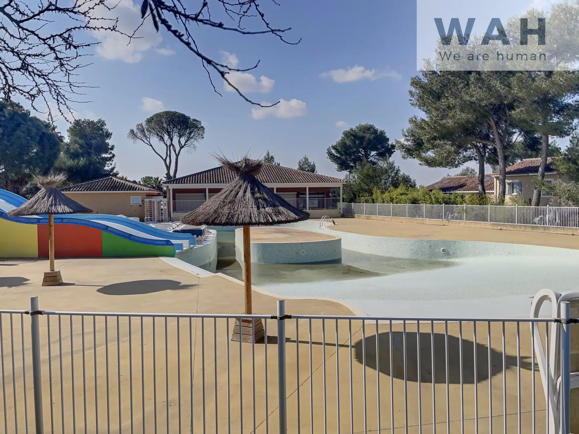 Maison de 41 m² avec terrasse, piscine et parking à Calvisson - Opportunité d'investissement 