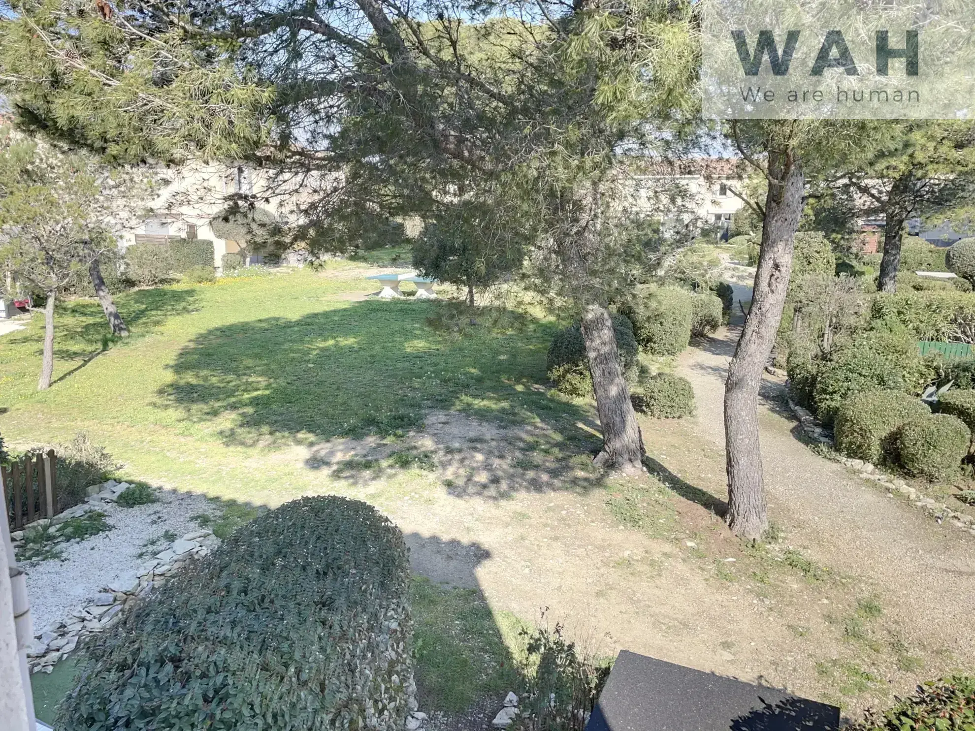 Maison de 41 m² avec terrasse, piscine et parking à Calvisson - Opportunité d'investissement 