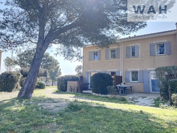 Maison de 41 m² avec terrasse, piscine et parking à Calvisson - Opportunité d'investissement