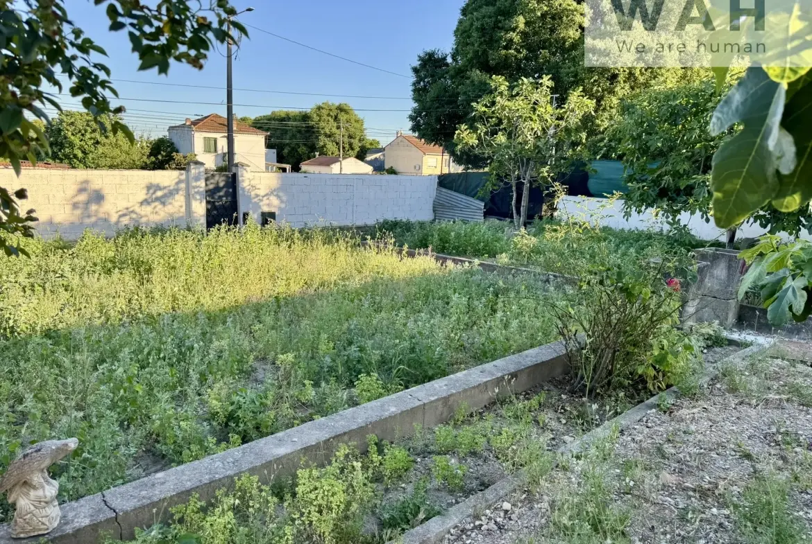 Terrain constructible de 228 m² à Nîmes – Opportunité immobilière 