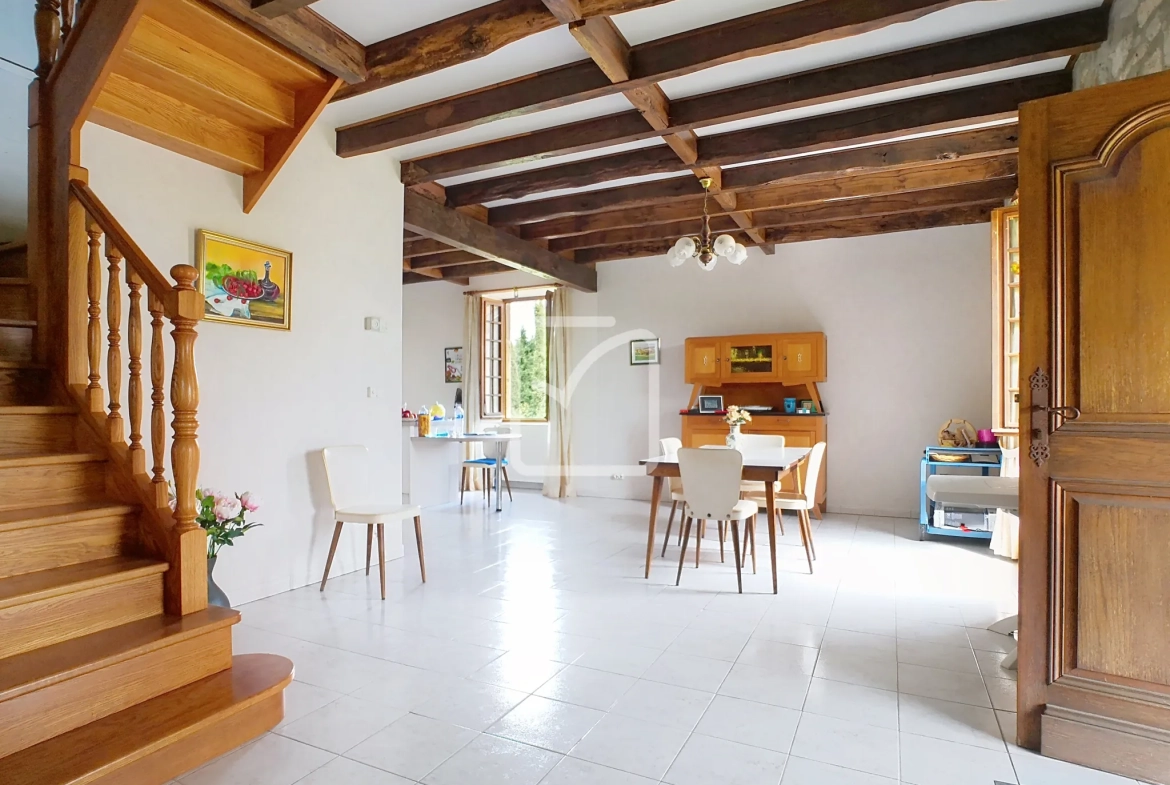 Maison en pierre rénovée à Girac, proche Dordogne dans le Lot - Terrain de 1969 m2 