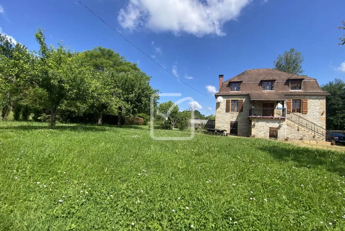 Maison en pierre rénovée à Girac, proche Dordogne dans le Lot - Terrain de 1969 m2 