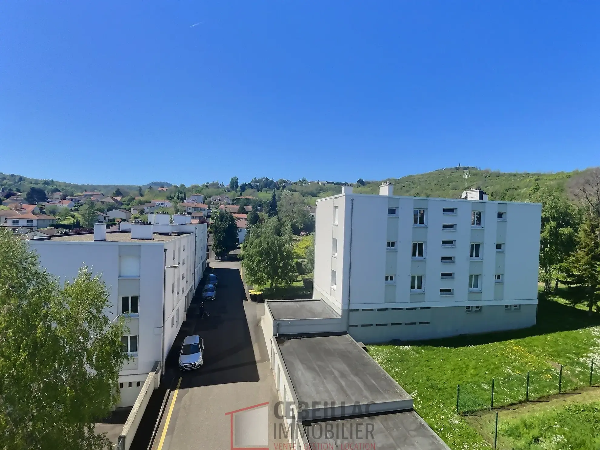 Appartement 3 pièces avec loggia, garage et cave à Romagnat 