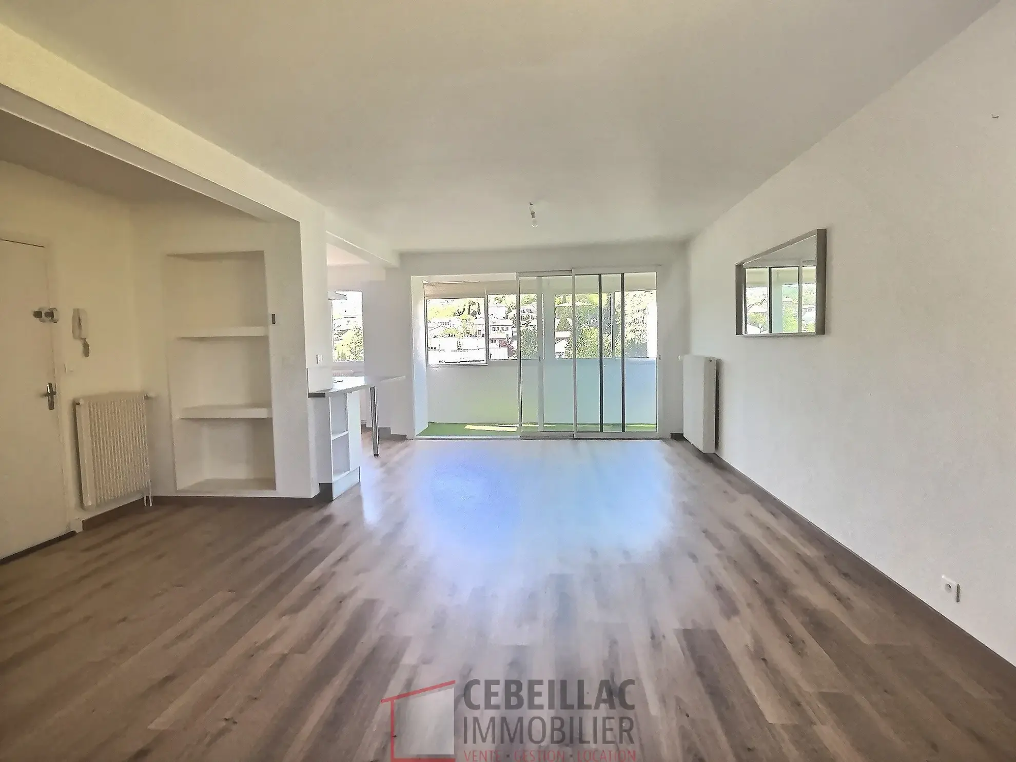Appartement 3 pièces avec loggia, garage et cave à Romagnat 
