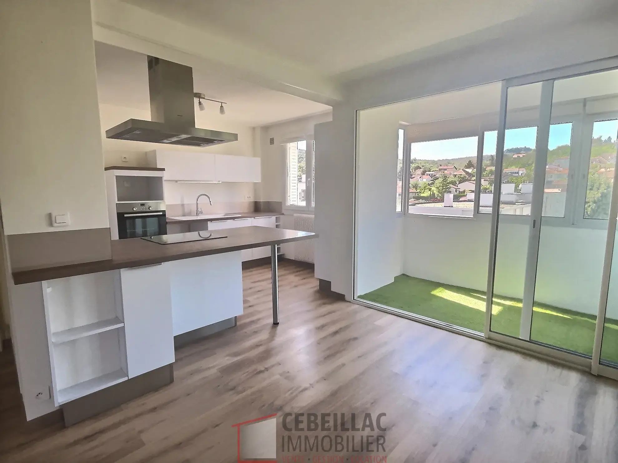 Appartement 3 pièces avec loggia, garage et cave à Romagnat 