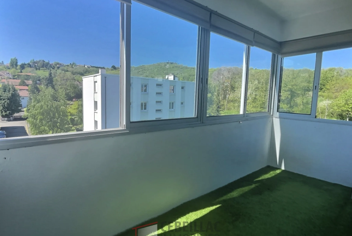Appartement 3 pièces avec loggia, garage et cave à Romagnat 