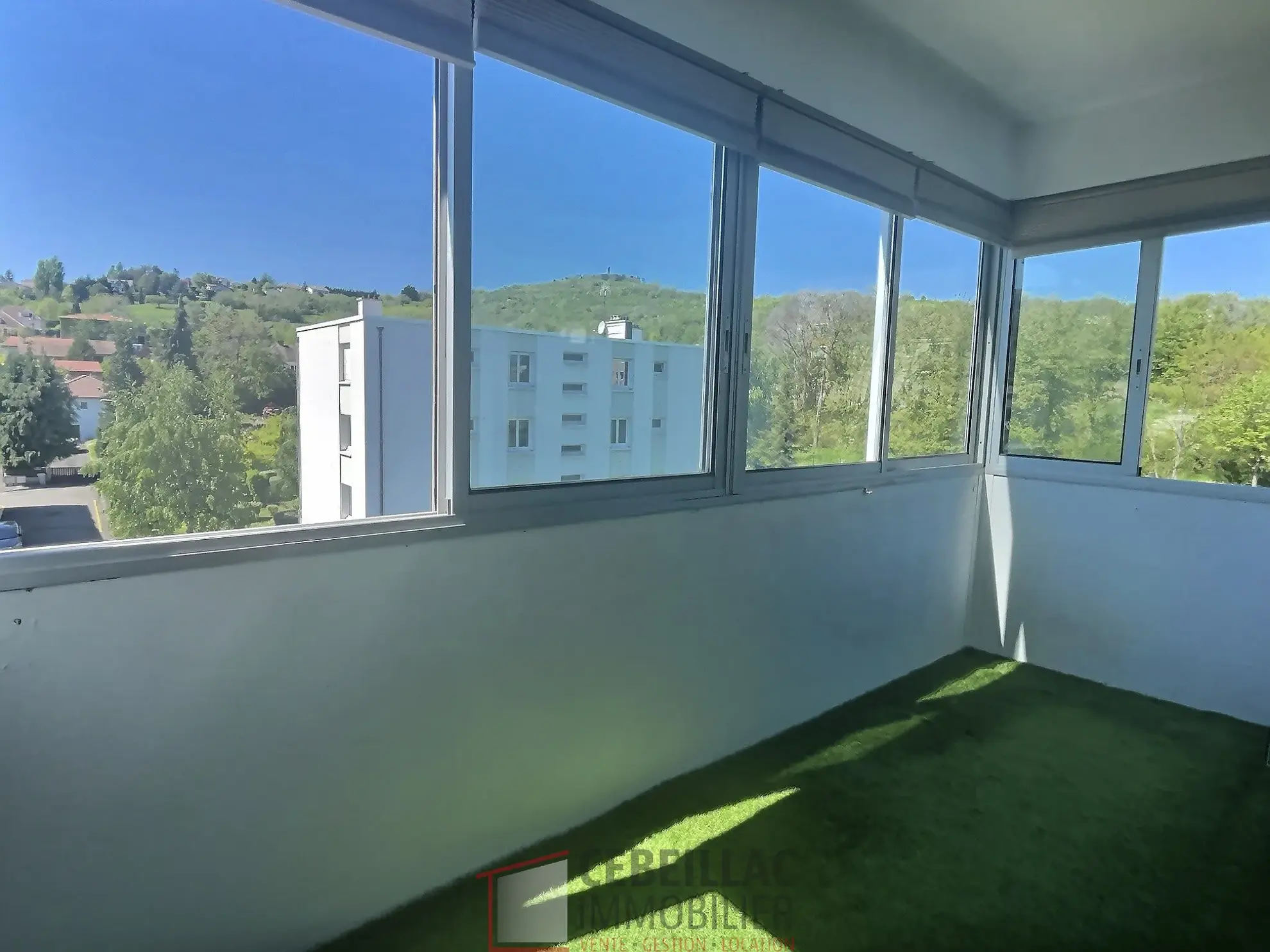 Appartement 3 pièces avec loggia, garage et cave à Romagnat 